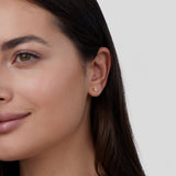 Livia – Elegantní květinové náušnice s perlami