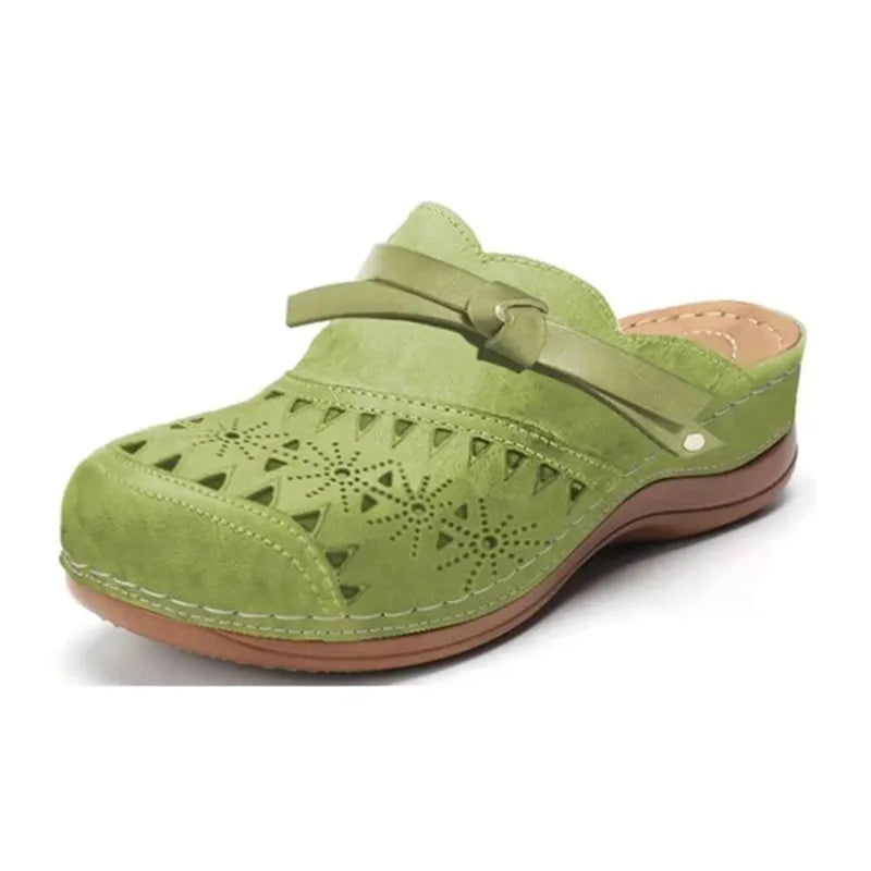 Perforované nazúvacie clog sandále