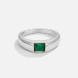Ember – Elegantní stříbrný prsten se zeleným krystalem
