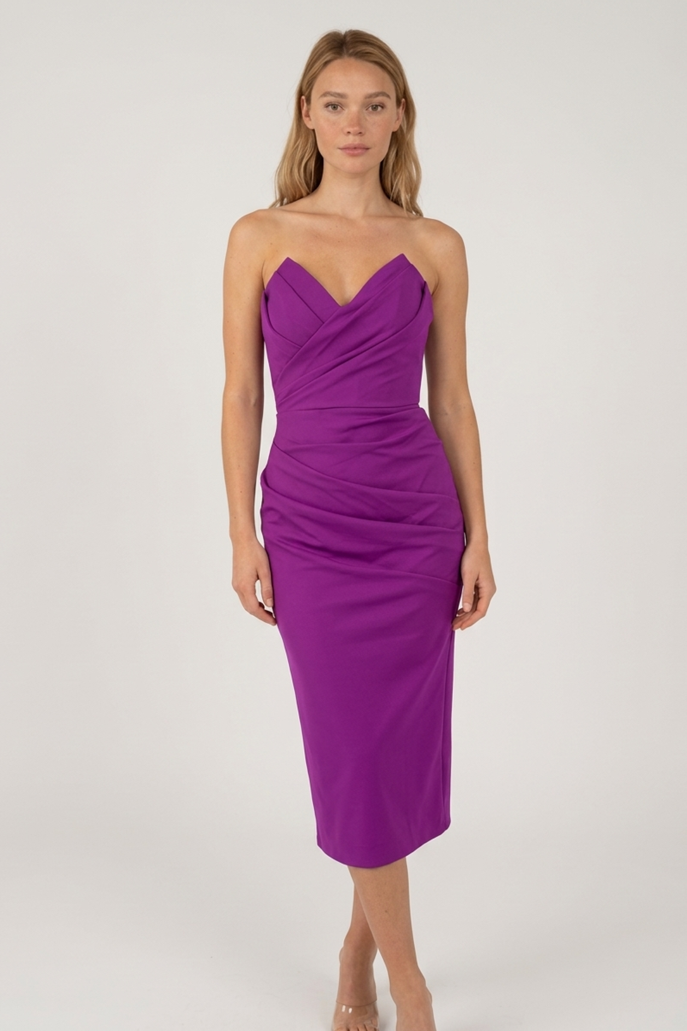 Leona | Elegantné šaty s jemnými detailmi