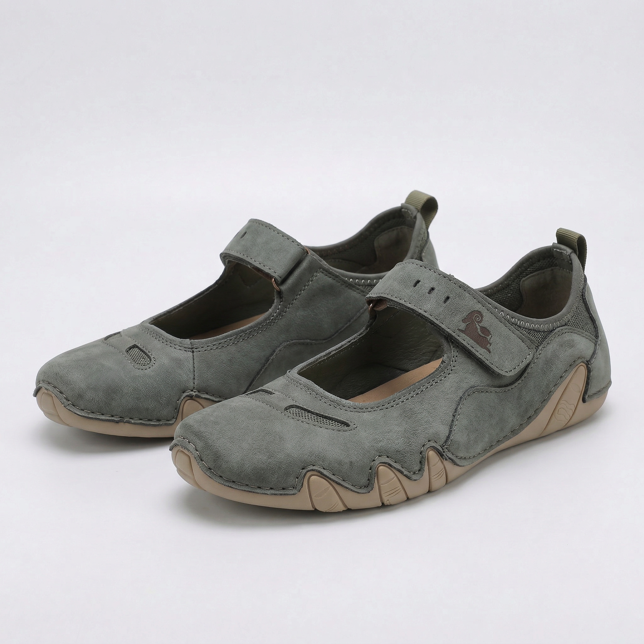 Ľahké priedušné vychádzkové topánky