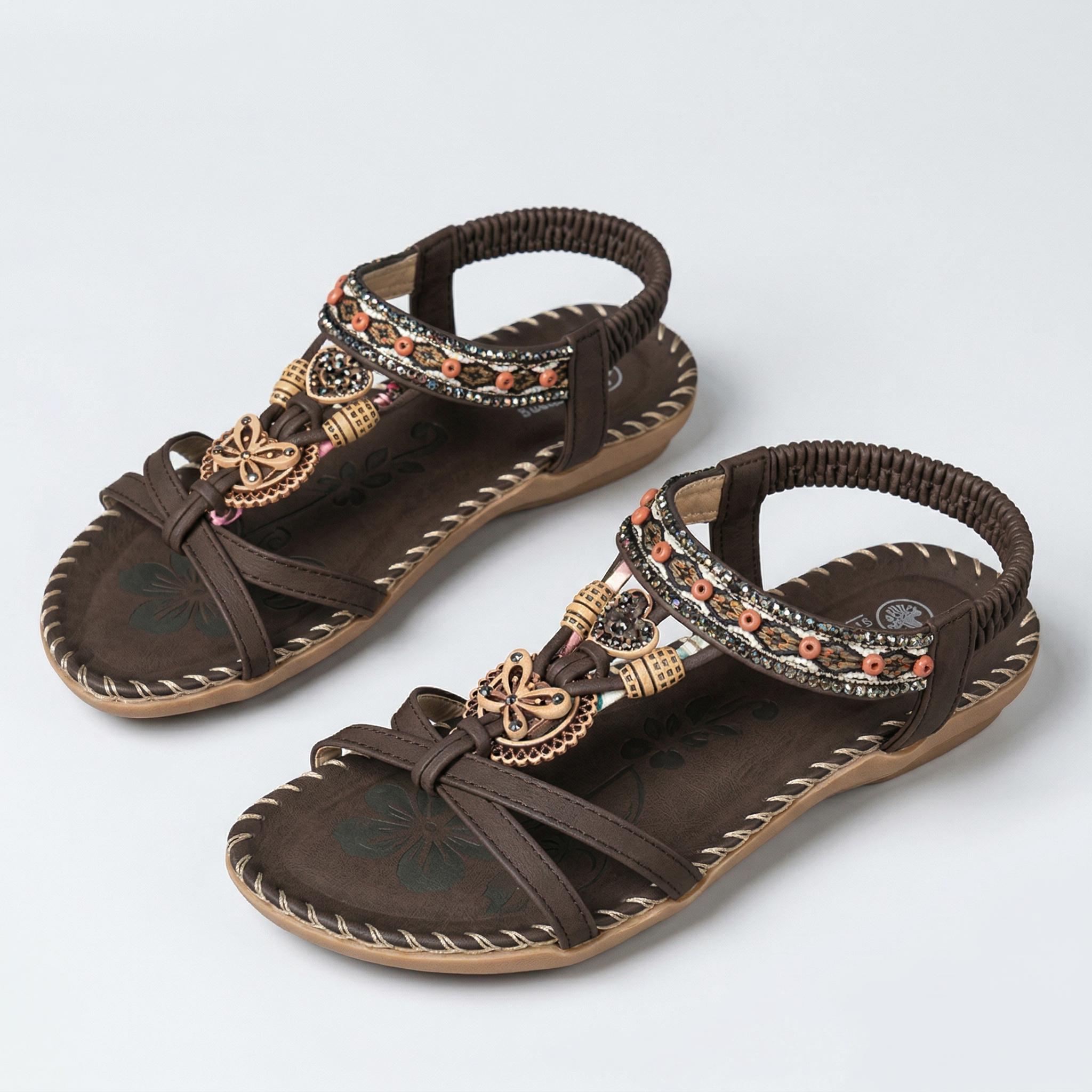 Nízke boho sandále s detailmi