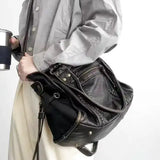 Pevná hladká crossbody kabelka