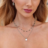 Julia - Stříbrný náhrdelník s bílou mušlí pro elegantní vzhled