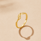 Athena – Elegantní zlatý prsten s unikátním designem